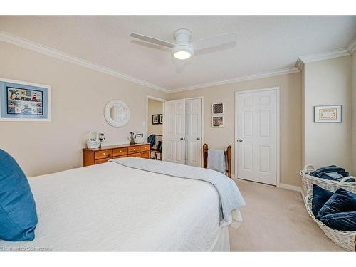 4-2145 Country Club Drive, Burlington, ON - Indoor Photo Showing Bedroom