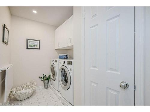 4-2145 Country Club Drive, Burlington, ON - Indoor Photo Showing Laundry Room