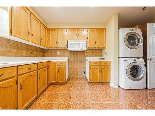 17-105 Wilson Street, Ancaster, ON - Indoor Photo Showing Laundry Room