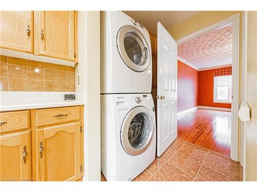 17-105 Wilson Street, Ancaster, ON - Indoor Photo Showing Laundry Room