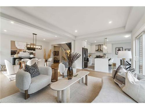 245 Dicenzo Drive, Hamilton, ON - Indoor Photo Showing Living Room