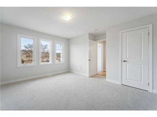 245 Dicenzo Drive, Hamilton, ON - Indoor Photo Showing Other Room