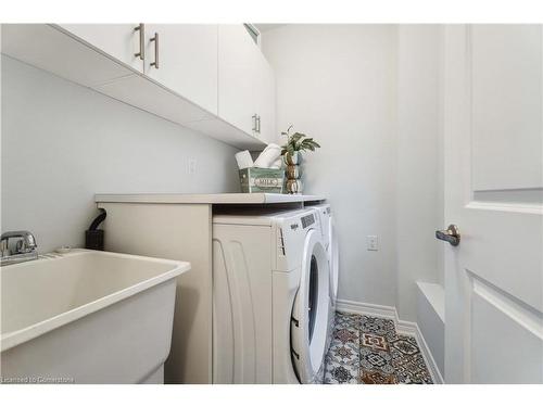 245 Dicenzo Drive, Hamilton, ON - Indoor Photo Showing Laundry Room