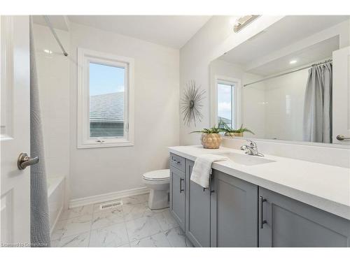 245 Dicenzo Drive, Hamilton, ON - Indoor Photo Showing Bathroom