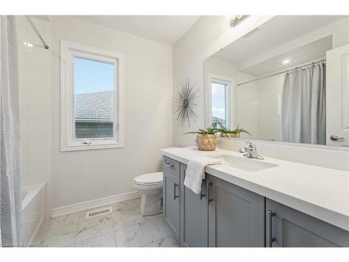 245 Dicenzo Drive, Hamilton, ON - Indoor Photo Showing Bathroom