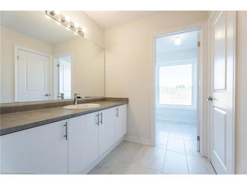 127 Bendemere Road, Paris, ON - Indoor Photo Showing Bathroom