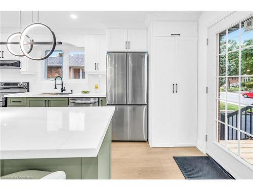 64 Viceroy Court, Hamilton, ON - Indoor Photo Showing Kitchen With Stainless Steel Kitchen With Upgraded Kitchen