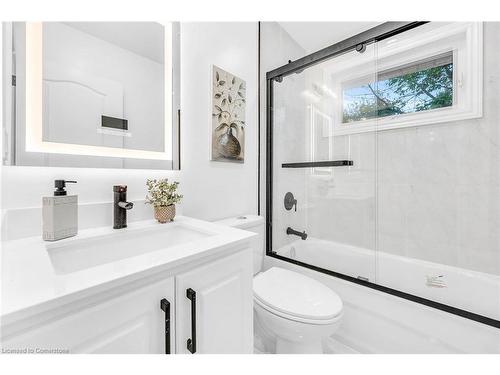 64 Viceroy Court, Hamilton, ON - Indoor Photo Showing Bathroom