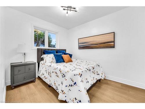 64 Viceroy Court, Hamilton, ON - Indoor Photo Showing Bedroom