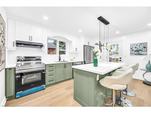 64 Viceroy Court, Hamilton, ON - Indoor Photo Showing Kitchen With Upgraded Kitchen