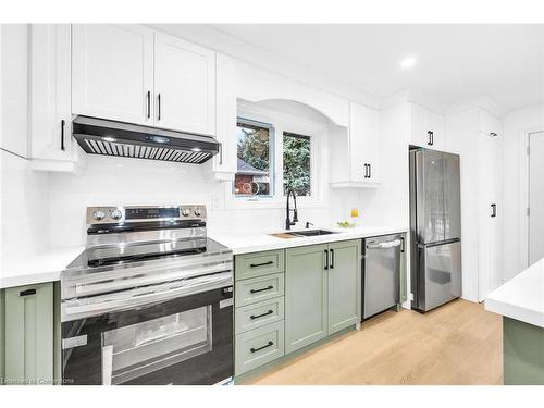 64 Viceroy Court, Hamilton, ON - Indoor Photo Showing Kitchen With Stainless Steel Kitchen