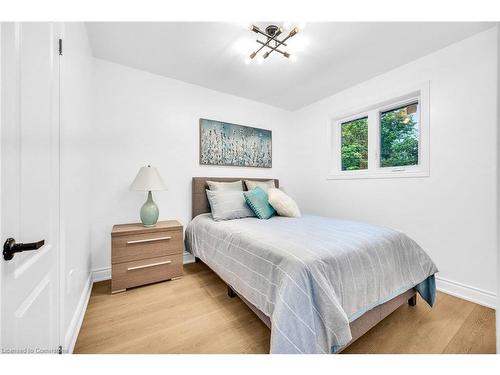 64 Viceroy Court, Hamilton, ON - Indoor Photo Showing Bedroom