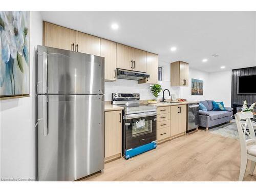 64 Viceroy Court, Hamilton, ON - Indoor Photo Showing Kitchen With Stainless Steel Kitchen