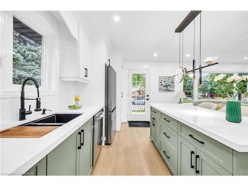 64 Viceroy Court, Hamilton, ON - Indoor Photo Showing Kitchen With Double Sink With Upgraded Kitchen