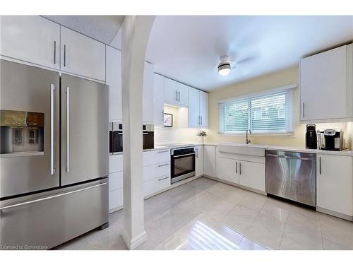 170-2050 Upper Middle Road, Burlington, ON - Indoor Photo Showing Kitchen With Stainless Steel Kitchen