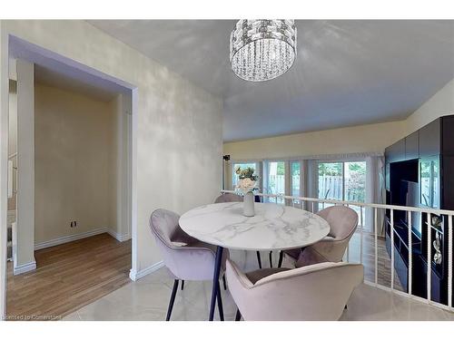 170-2050 Upper Middle Road, Burlington, ON - Indoor Photo Showing Dining Room