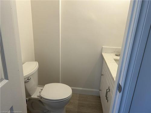 255 Guildwood Drive, Hamilton, ON - Indoor Photo Showing Bathroom