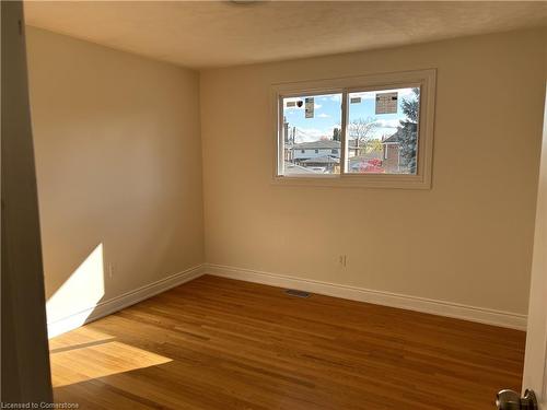 255 Guildwood Drive, Hamilton, ON - Indoor Photo Showing Other Room