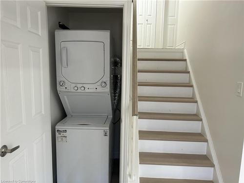 255 Guildwood Drive, Hamilton, ON - Indoor Photo Showing Laundry Room