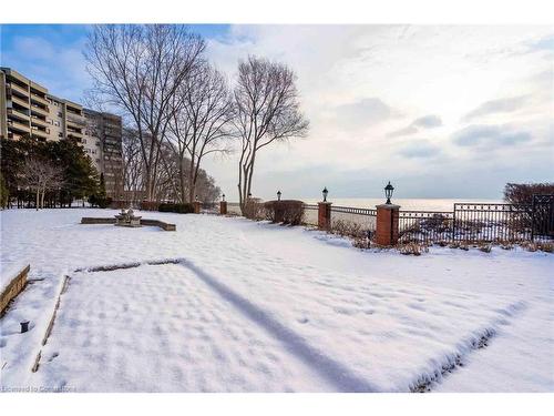 406-5340 Lakeshore Road, Burlington, ON - Outdoor With View