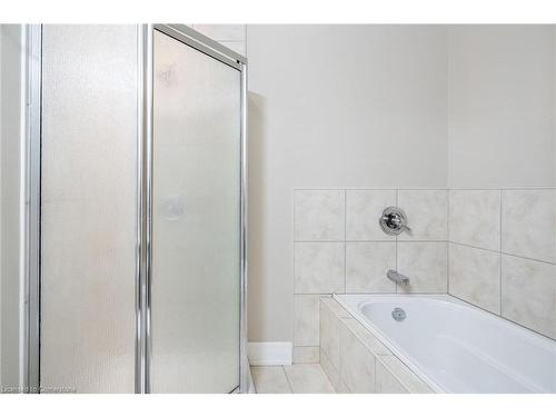 406-5340 Lakeshore Road, Burlington, ON - Indoor Photo Showing Bathroom