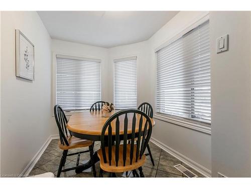 115-2205 South Millway, Mississauga, ON - Indoor Photo Showing Dining Room