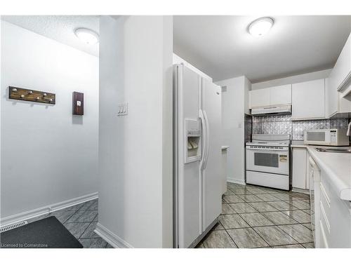 115-2205 South Millway, Mississauga, ON - Indoor Photo Showing Kitchen