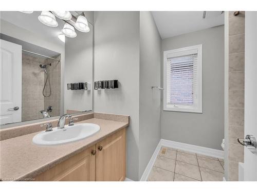 275 Holloway Terrace, Milton, ON - Indoor Photo Showing Bathroom