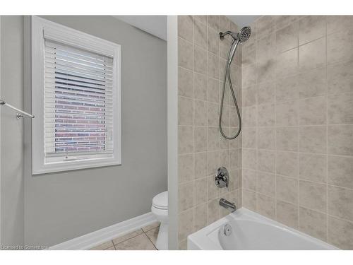 275 Holloway Terrace, Milton, ON - Indoor Photo Showing Bathroom