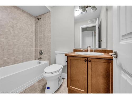 275 Holloway Terrace, Milton, ON - Indoor Photo Showing Bathroom