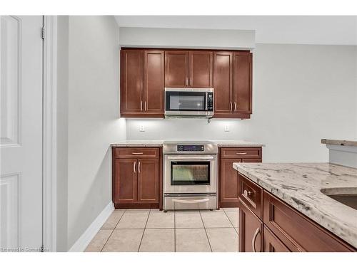 275 Holloway Terrace, Milton, ON - Indoor Photo Showing Kitchen