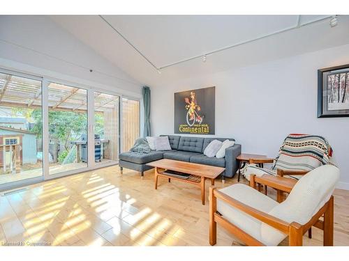 576 Byngmount Avenue, Mississauga, ON - Indoor Photo Showing Living Room