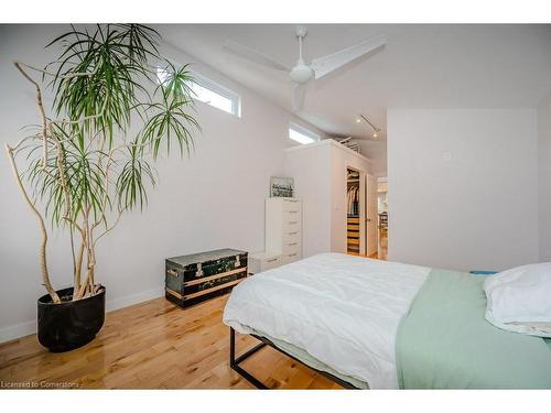 576 Byngmount Avenue, Mississauga, ON - Indoor Photo Showing Bedroom