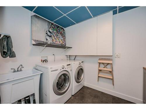 576 Byngmount Avenue, Mississauga, ON - Indoor Photo Showing Laundry Room