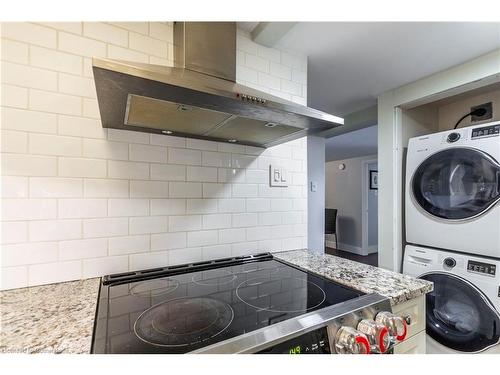 405-50 Main Street, Dundas, ON - Indoor Photo Showing Laundry Room