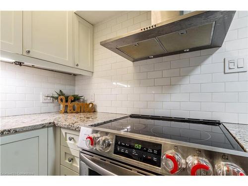 405-50 Main Street, Dundas, ON - Indoor Photo Showing Kitchen With Upgraded Kitchen