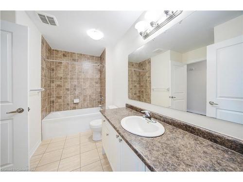 1701 Silverstone Crescent, Oshawa, ON - Indoor Photo Showing Bathroom