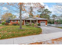 2182 Clarendon Park Drive  Burlington, ON L7R 1X1