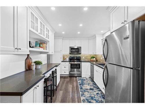 2182 Clarendon Park Drive, Burlington, ON - Indoor Photo Showing Kitchen With Stainless Steel Kitchen With Double Sink With Upgraded Kitchen