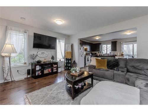 21A Townline Road E, St. Catharines, ON - Indoor Photo Showing Living Room