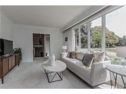 495 Rosedale Crescent, Burlington, ON - Indoor Photo Showing Living Room