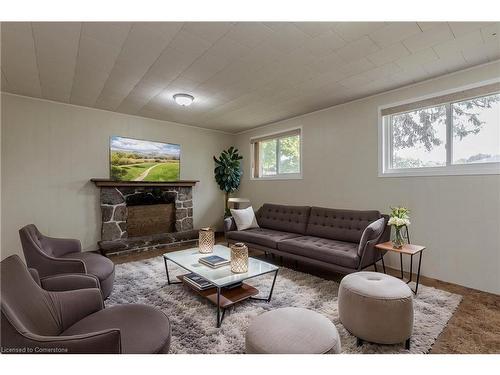 495 Rosedale Crescent, Burlington, ON - Indoor Photo Showing Living Room