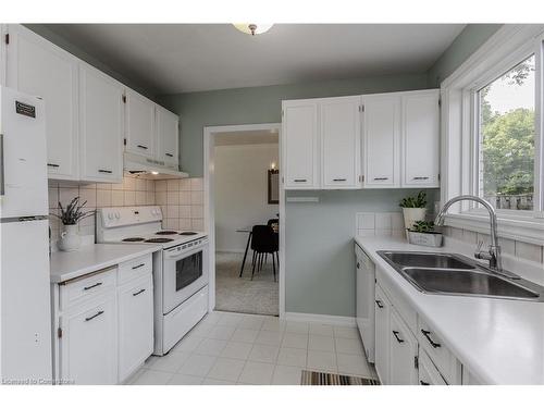 495 Rosedale Crescent, Burlington, ON - Indoor Photo Showing Kitchen With Double Sink