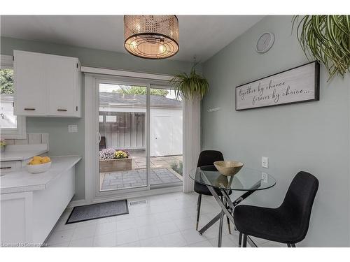 495 Rosedale Crescent, Burlington, ON - Indoor Photo Showing Dining Room