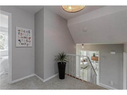 495 Rosedale Crescent, Burlington, ON - Indoor Photo Showing Other Room