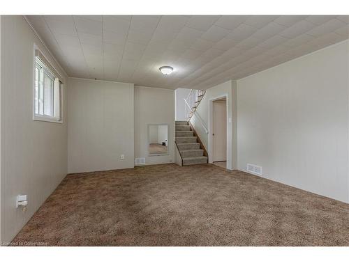 495 Rosedale Crescent, Burlington, ON - Indoor Photo Showing Other Room