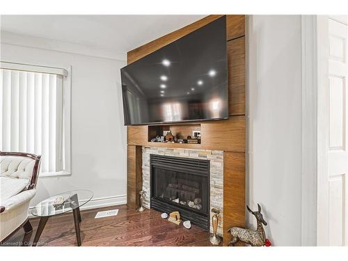 5008 Willowood Drive, Mississauga, ON - Indoor Photo Showing Living Room With Fireplace