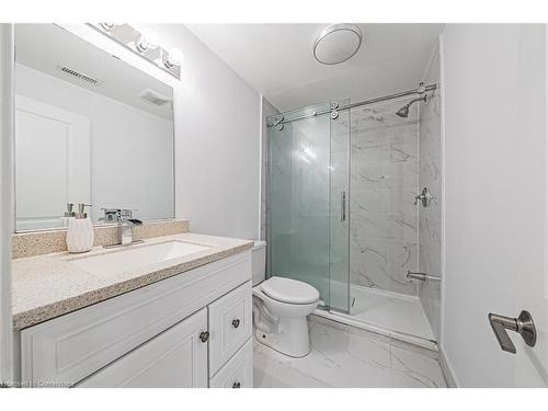 5008 Willowood Drive, Mississauga, ON - Indoor Photo Showing Bathroom