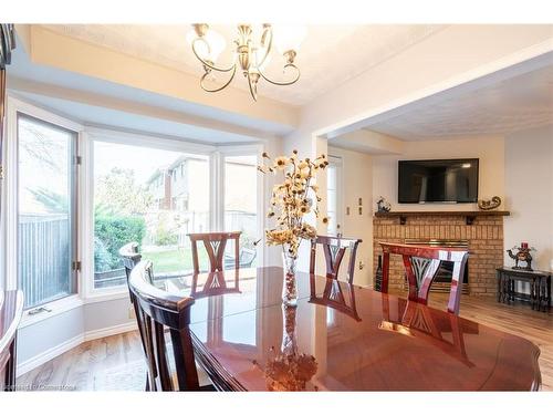 85 Royalvista Drive, Hamilton, ON - Indoor Photo Showing Dining Room