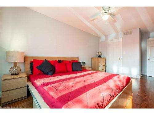 85 Royalvista Drive, Hamilton, ON - Indoor Photo Showing Bedroom